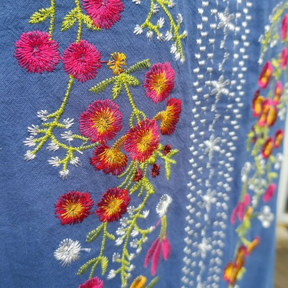 Women's V Neck Dress XXL Embroidered Bright Blue Summer Floral - Picture 8 of 9